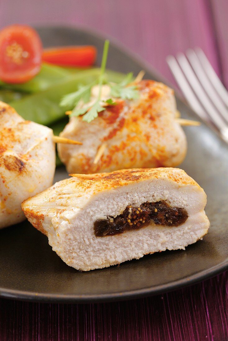 Chicken breast fillet with fig stuffing