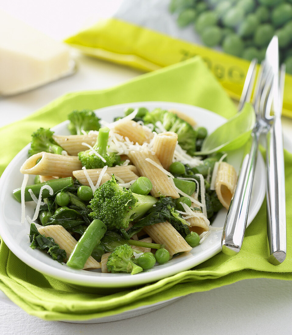 Penne with green vegetables and Parmesan