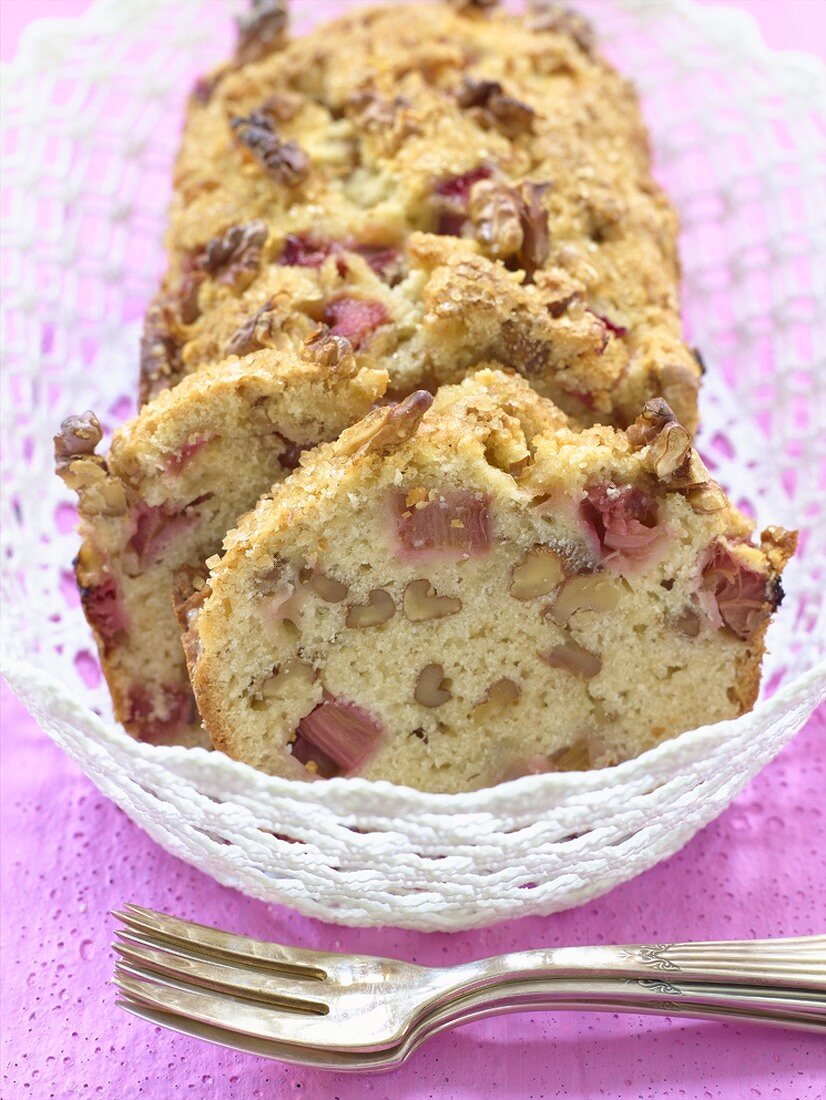 Rhubarb and walnut cake