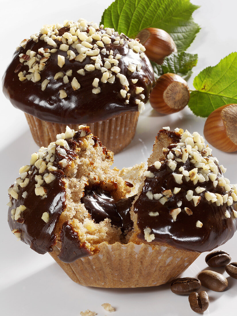 Muffins filled & decorated with chocolate hazelnut spread