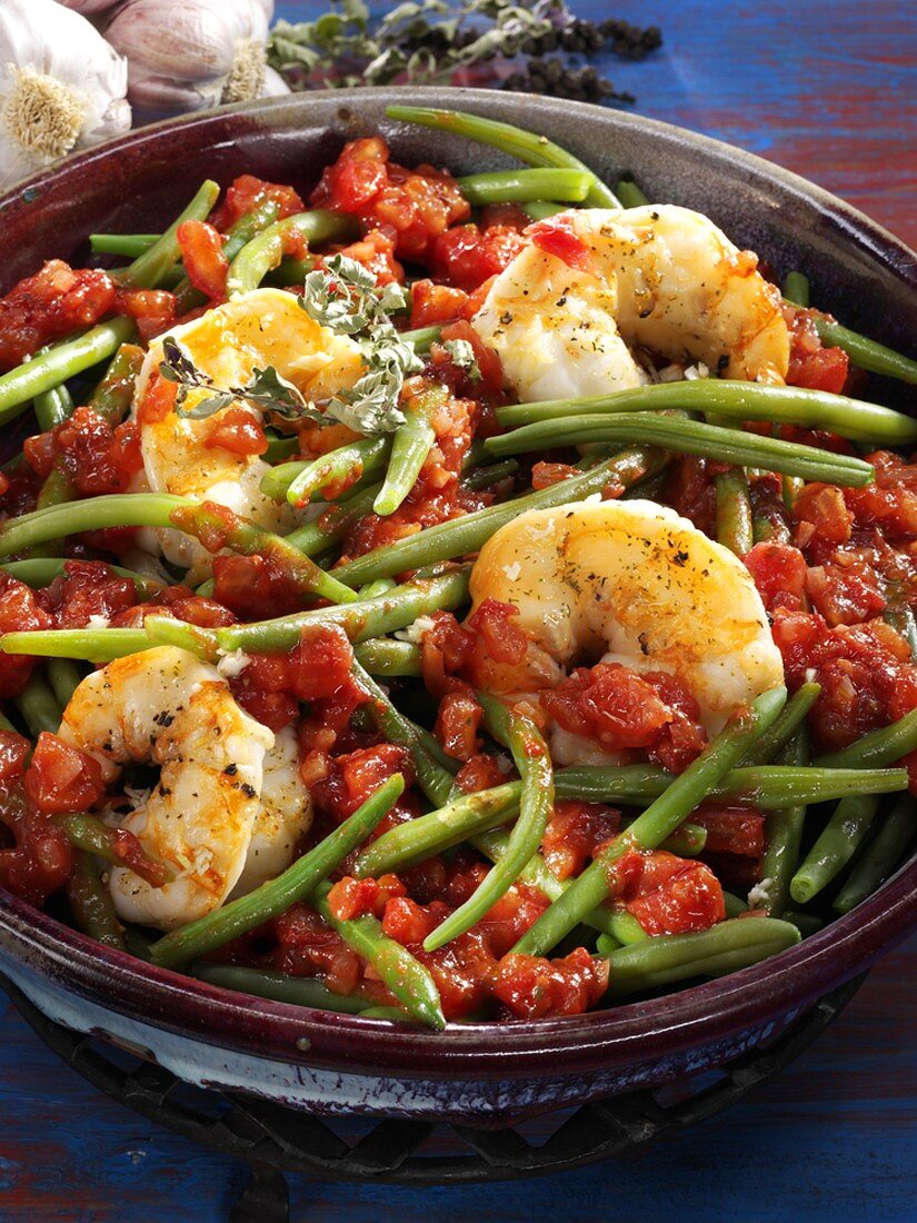 King prawns with beans and tomatoes