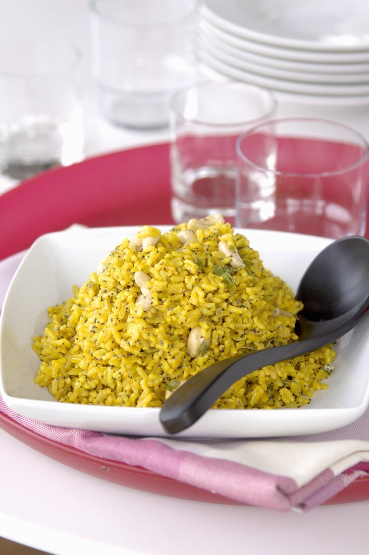 Rice with lemon, poppy seeds and cashew nuts
