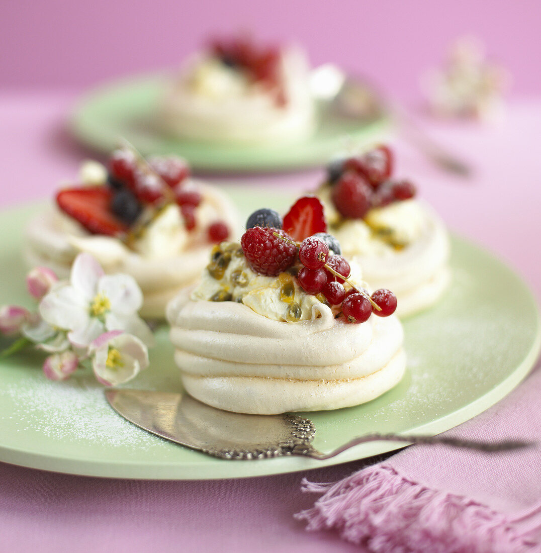 Meringue shells with passion fruit and berries