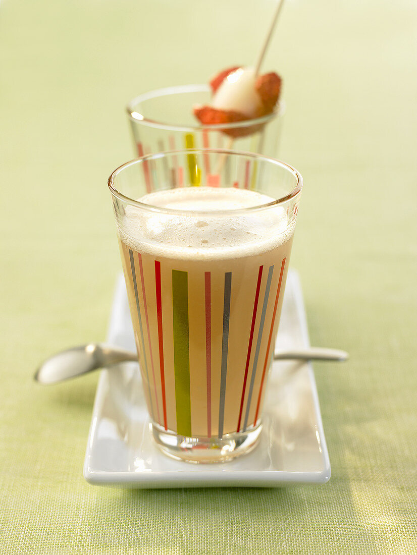 Elderflower and lychee smoothie