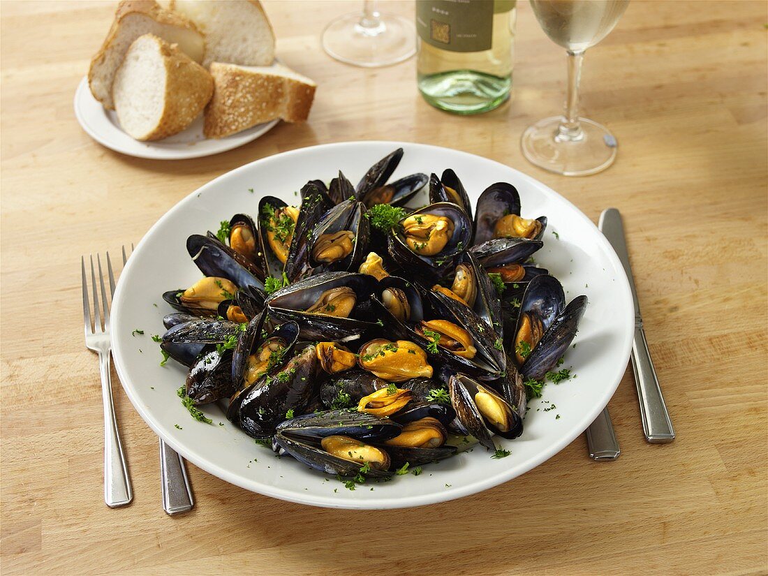 Steamed mussels with herbs