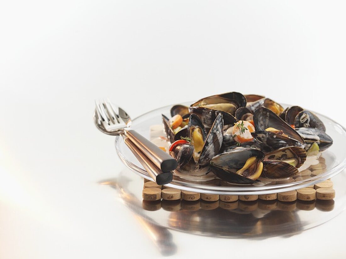 Mussels with tomatoes and chilli mayonnaise
