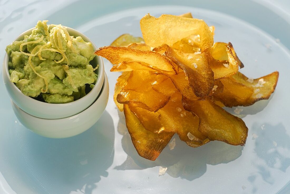 Pumpkin crisps with guacamole