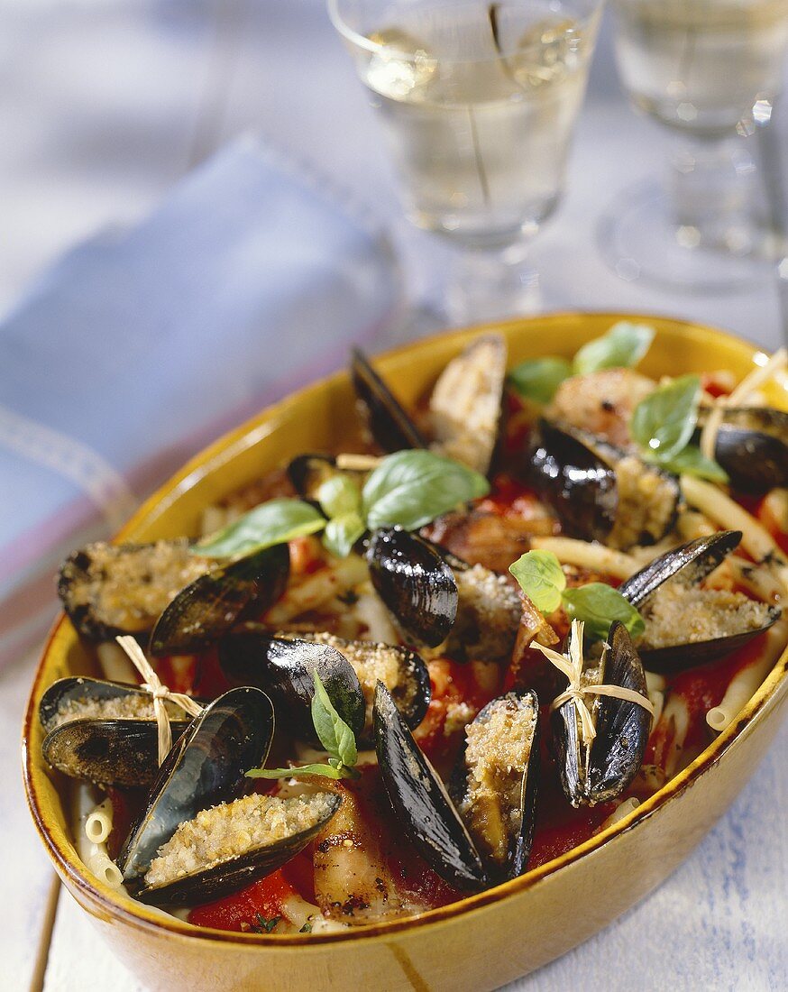 Stuffed mussels with macaroni