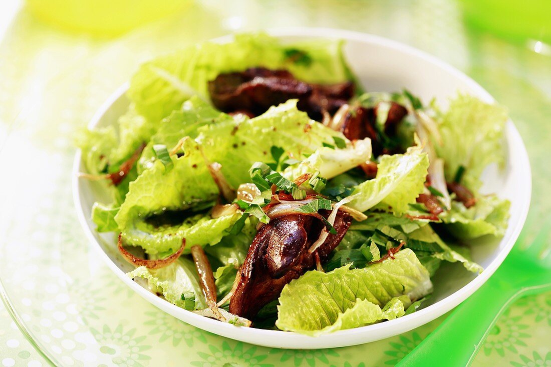 Green salad with liver