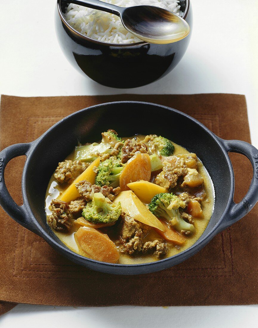 Fruity coconut curry with mince