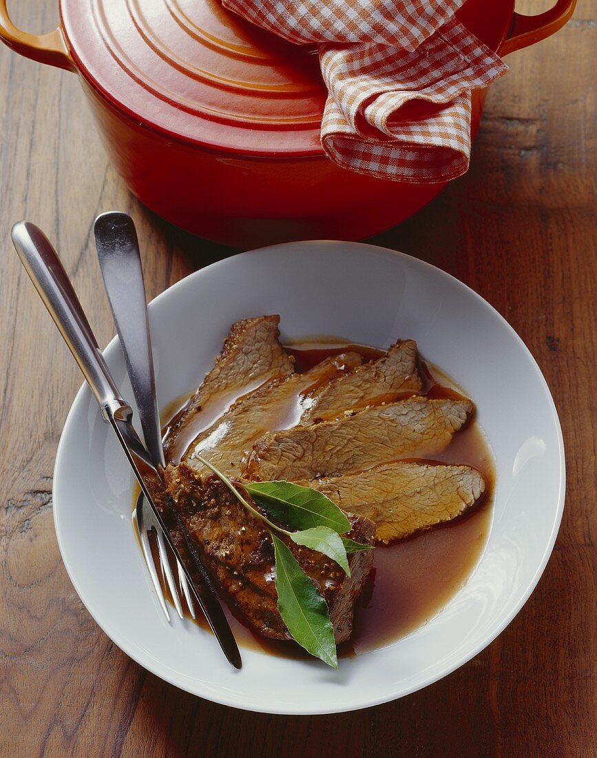 Boiled veal rump with raspberry vinegar and bay leaves