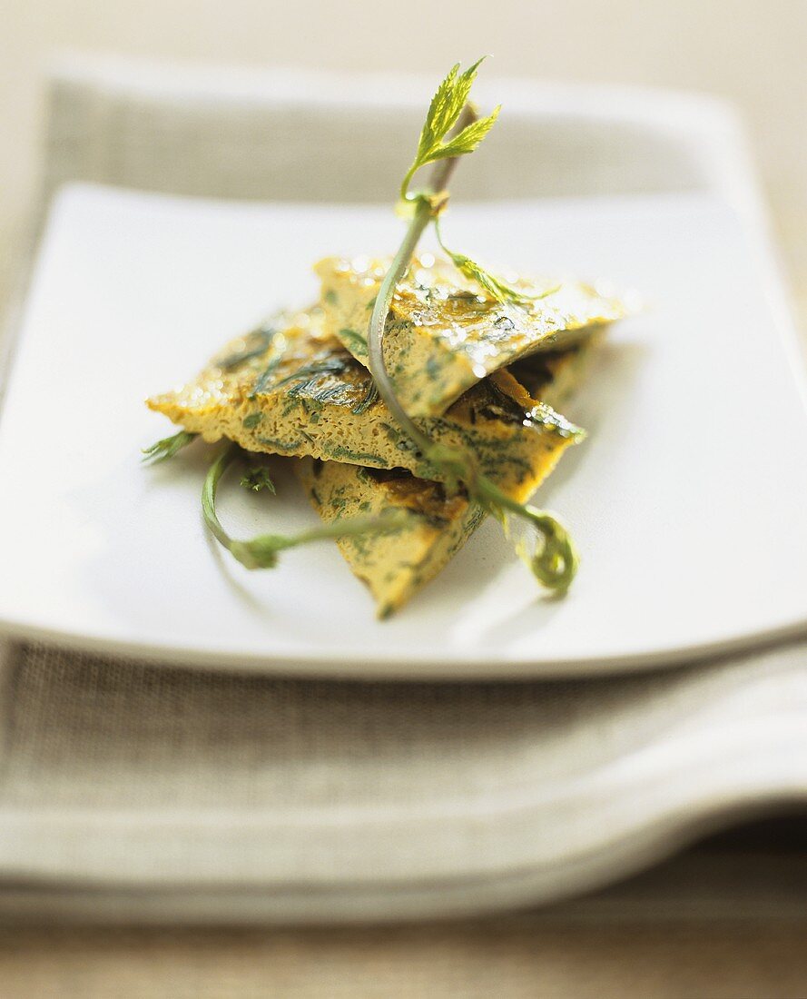 Frittata with wild asparagus and ramsons (wild garlic)
