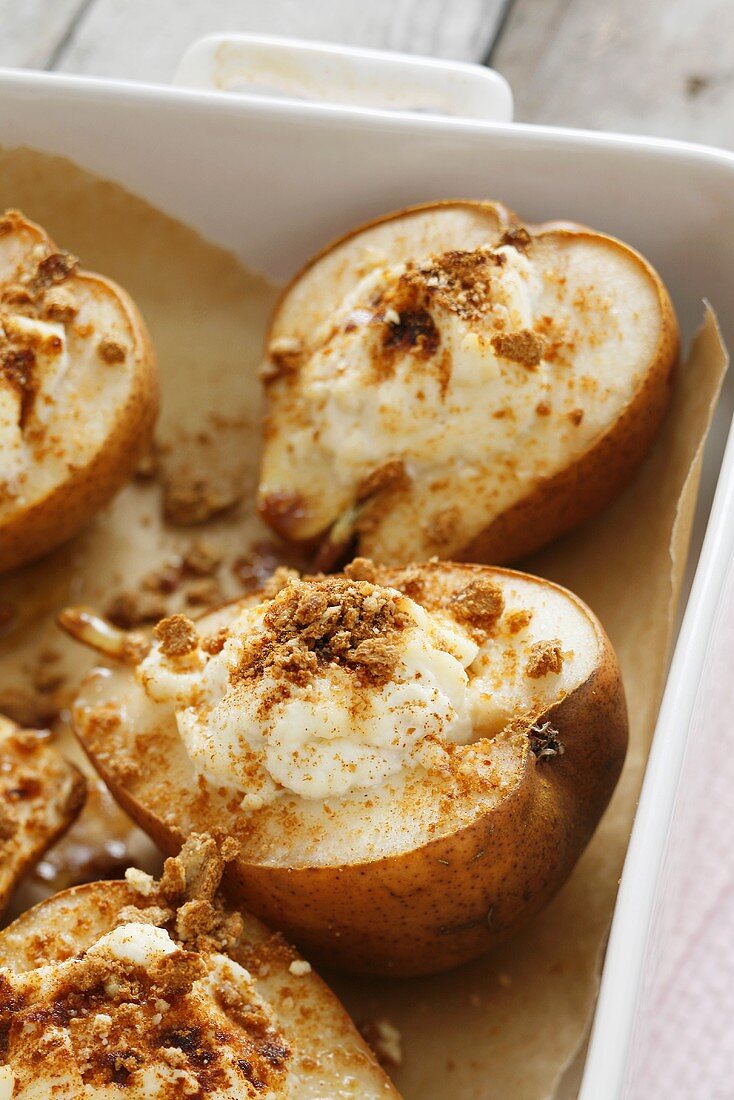 Baked pears with ricotta and honey