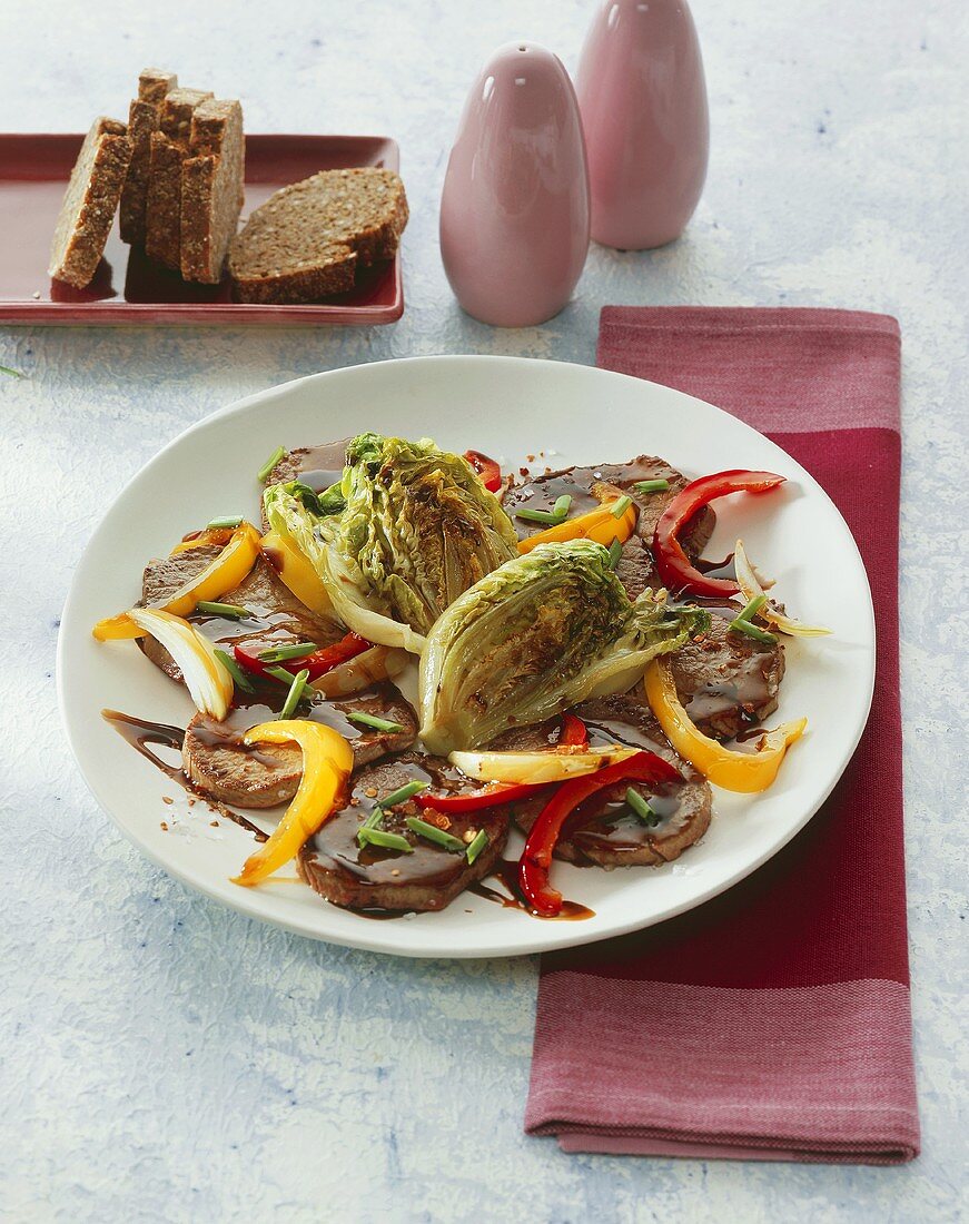 Minute steak with romaine lettuce hearts