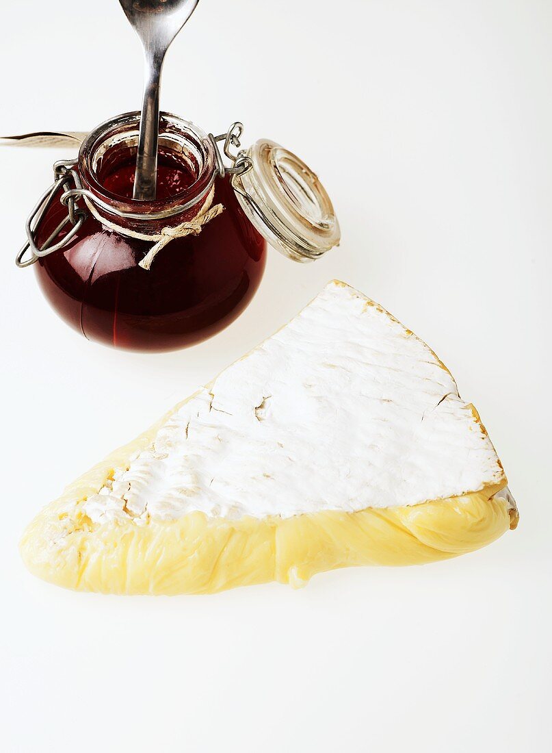 Brie mit Marmelade