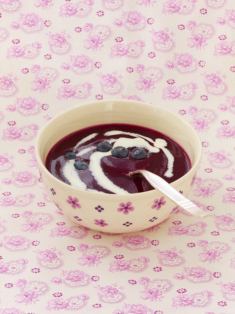 Marbled blueberry soup