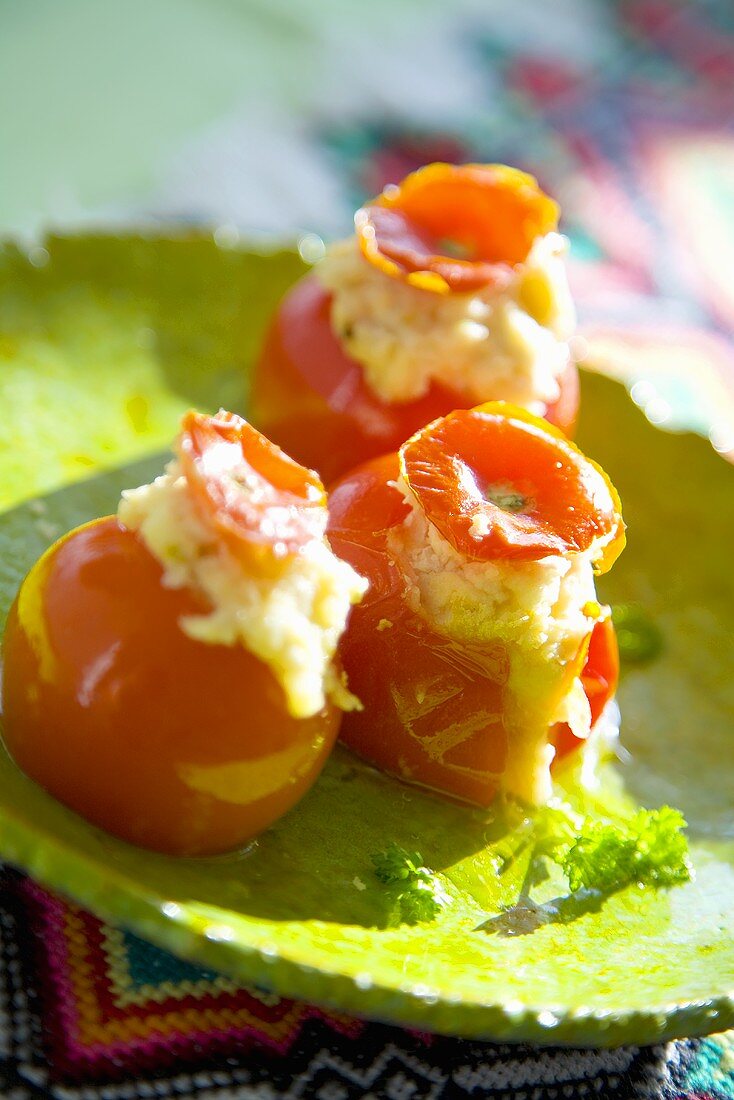 Tomatoes stuffed with bean puree (Ukraine)