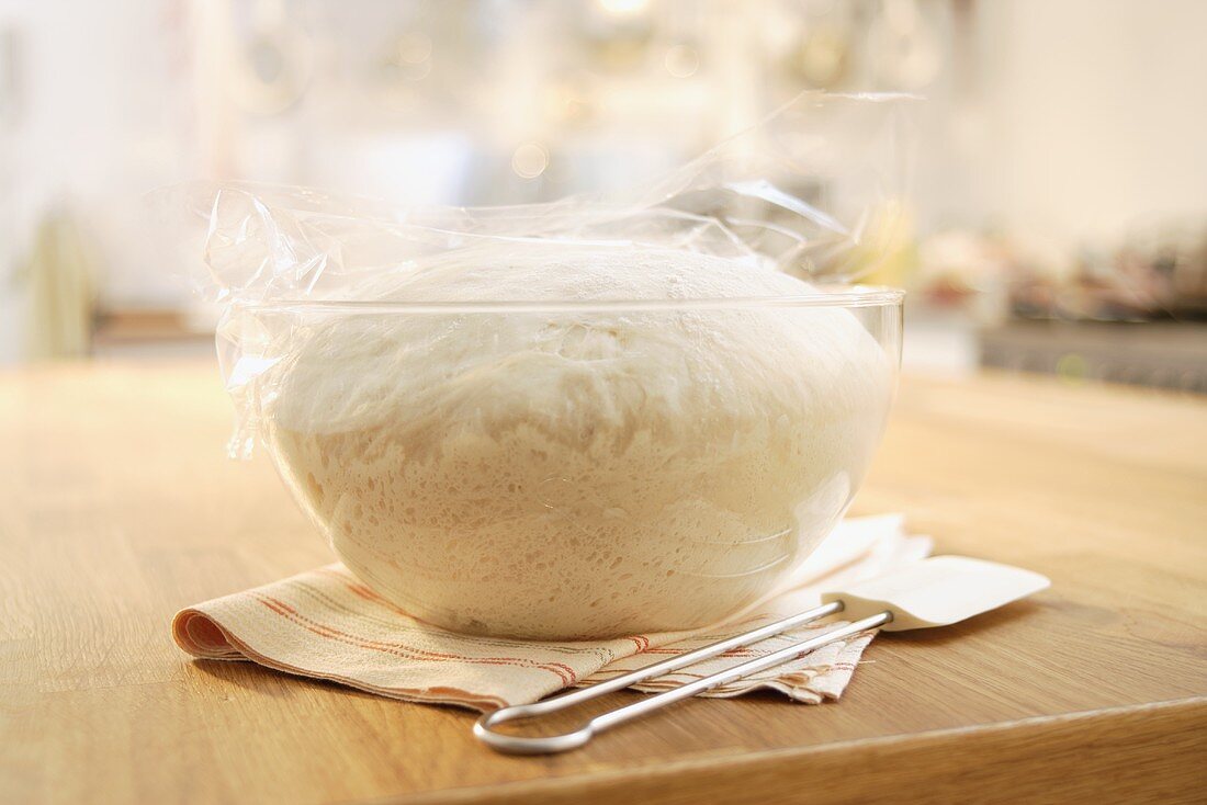 Leaving yeast dough to rise