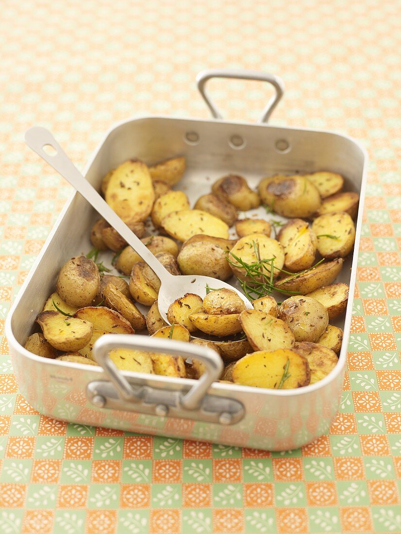 Oven-baked potatoes with rosemary