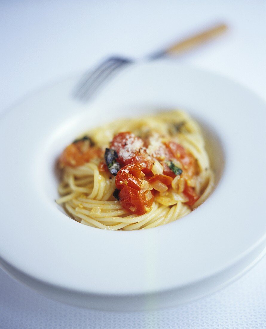 Spaghetti mit Kirschtomaten