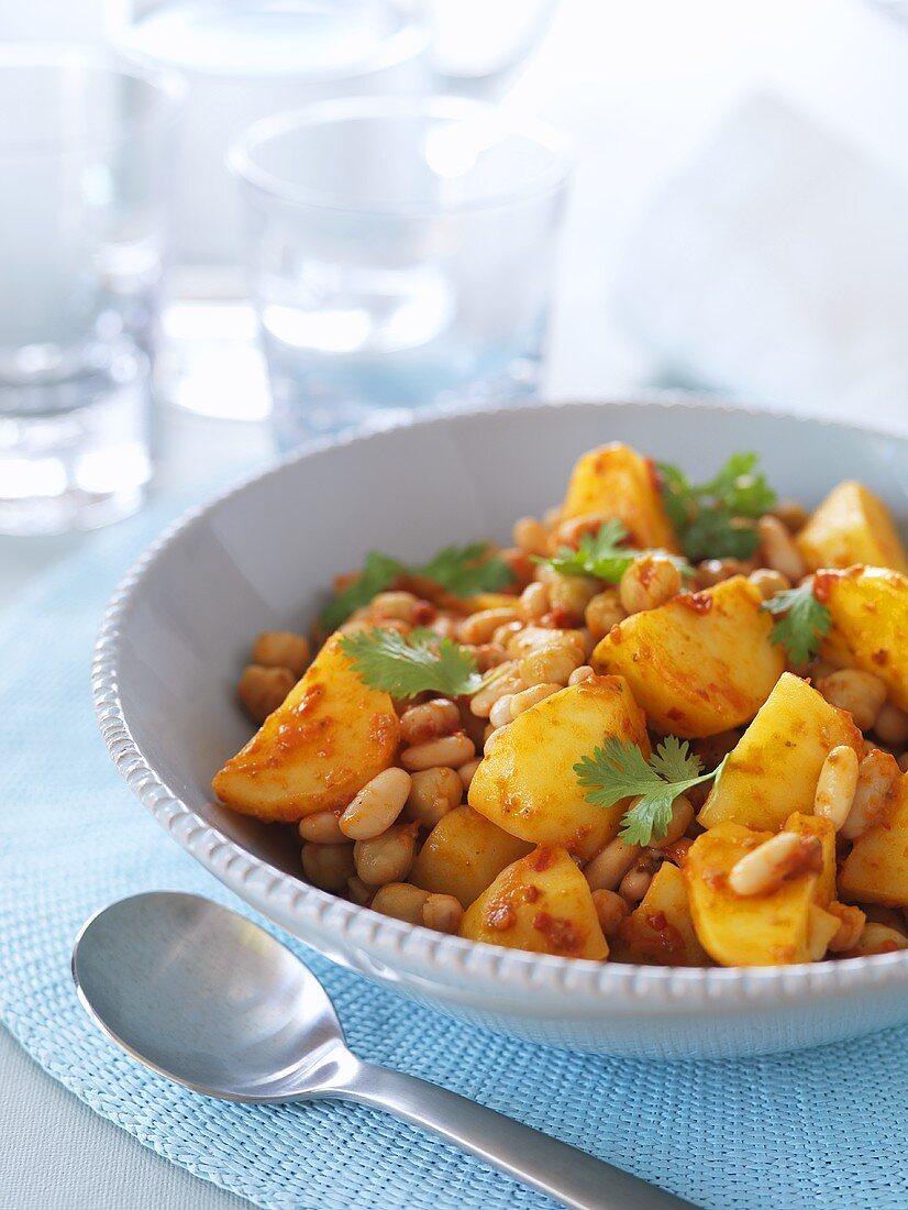 Cannellini beans with chick-peas and potatoes