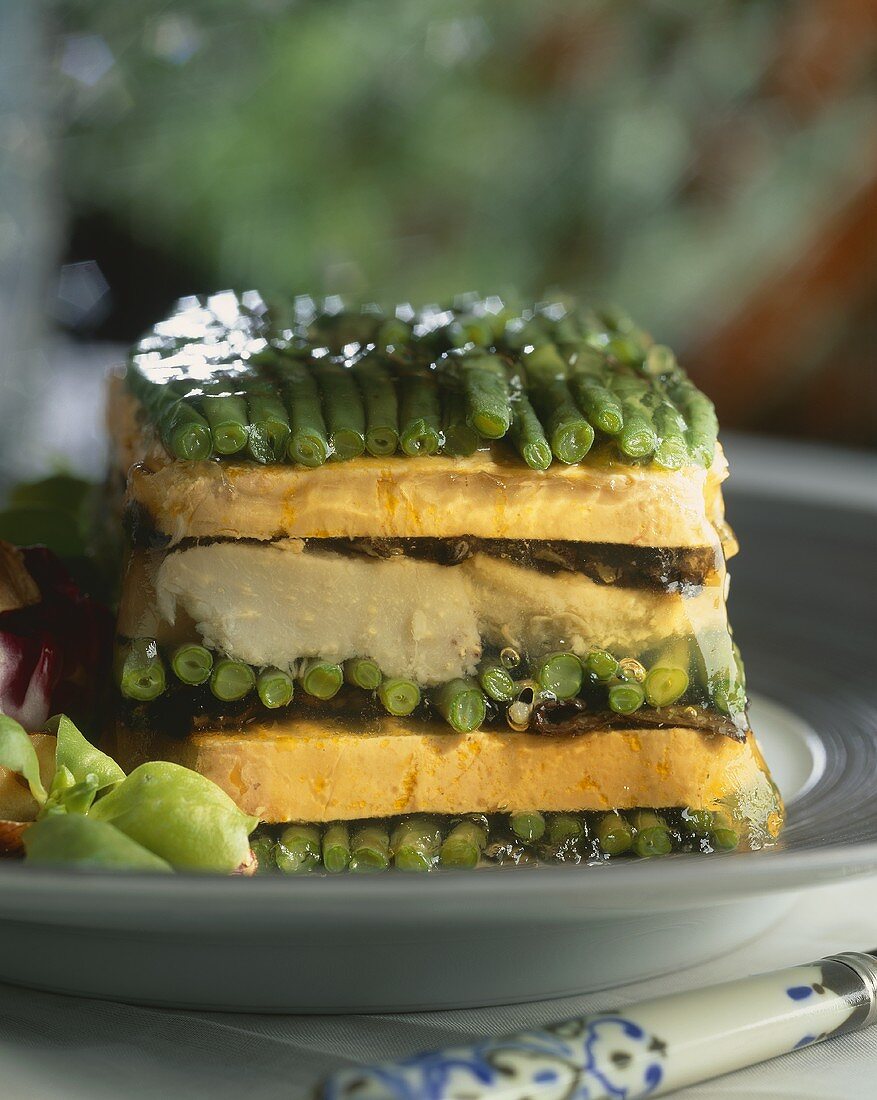 Gemüseterrine mit grünen Bohnen