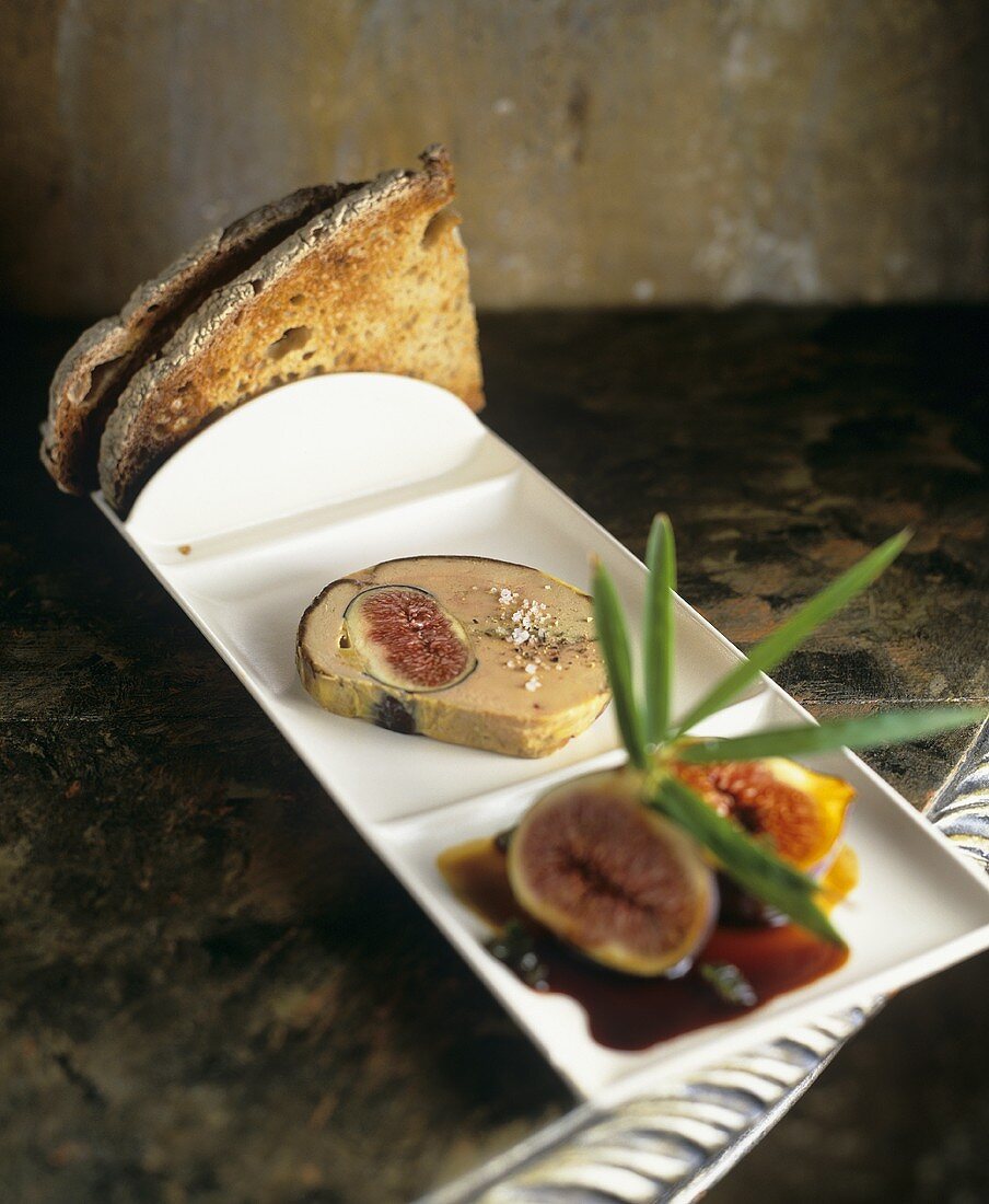 Foie Gras mit Feigen und Röstbrot