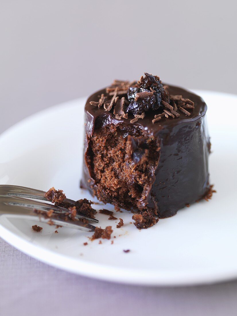Small chocolate cake with prune and Drambuie