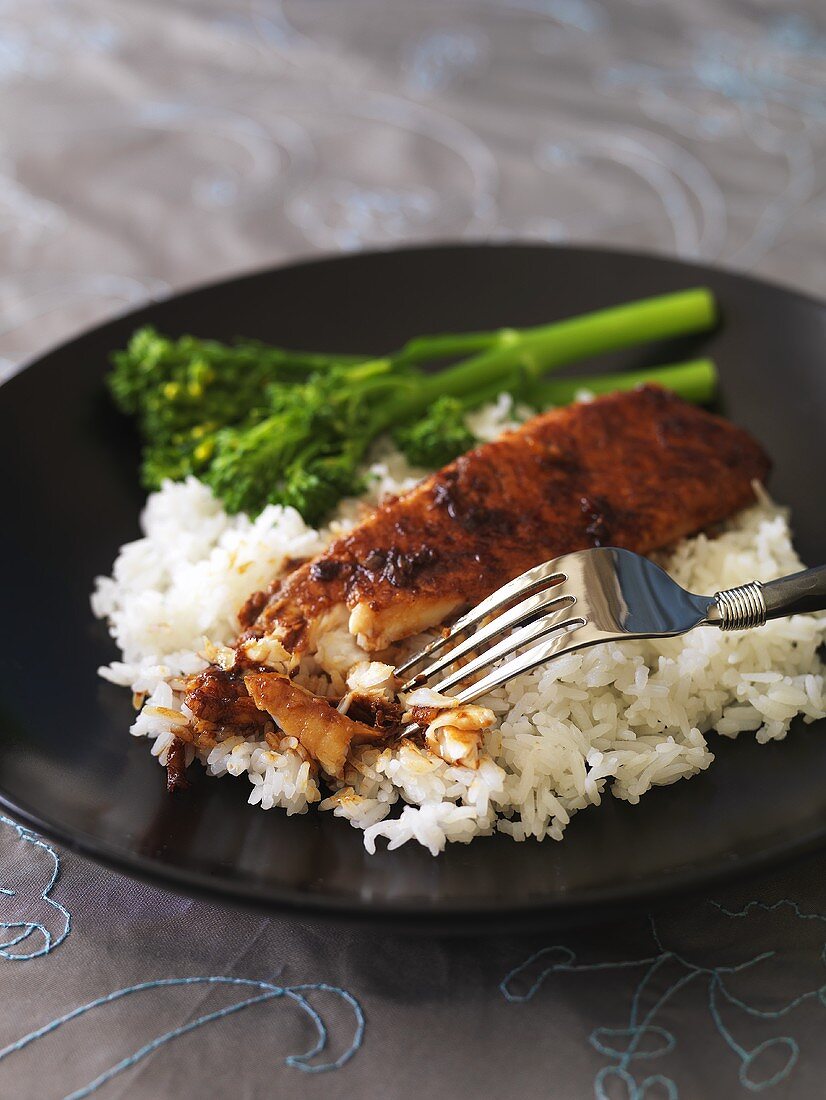 Fish fillet with rice and broccoli, Asian style