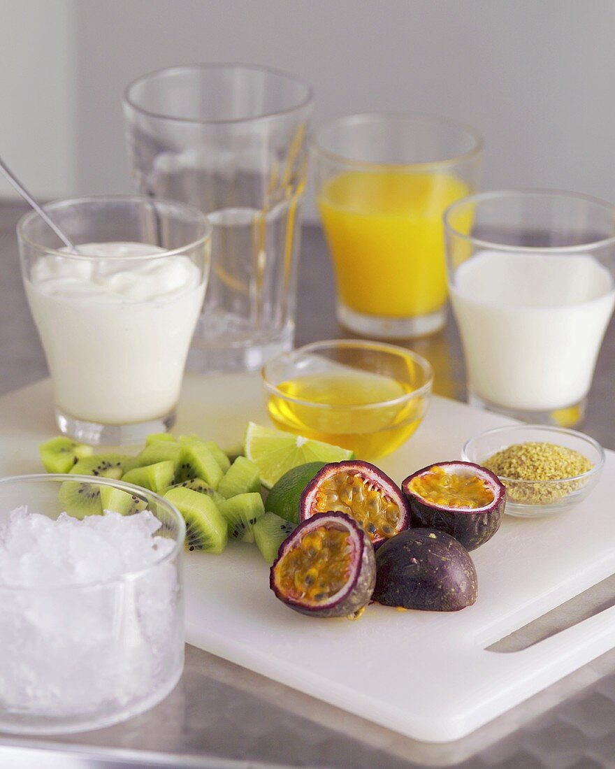 Zutaten für Smoothie mit Passionsfrucht