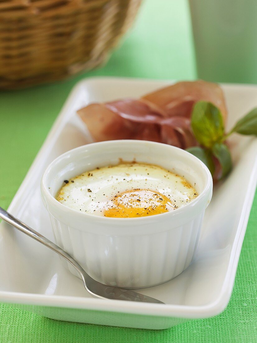 Oeufs cocotte and ham