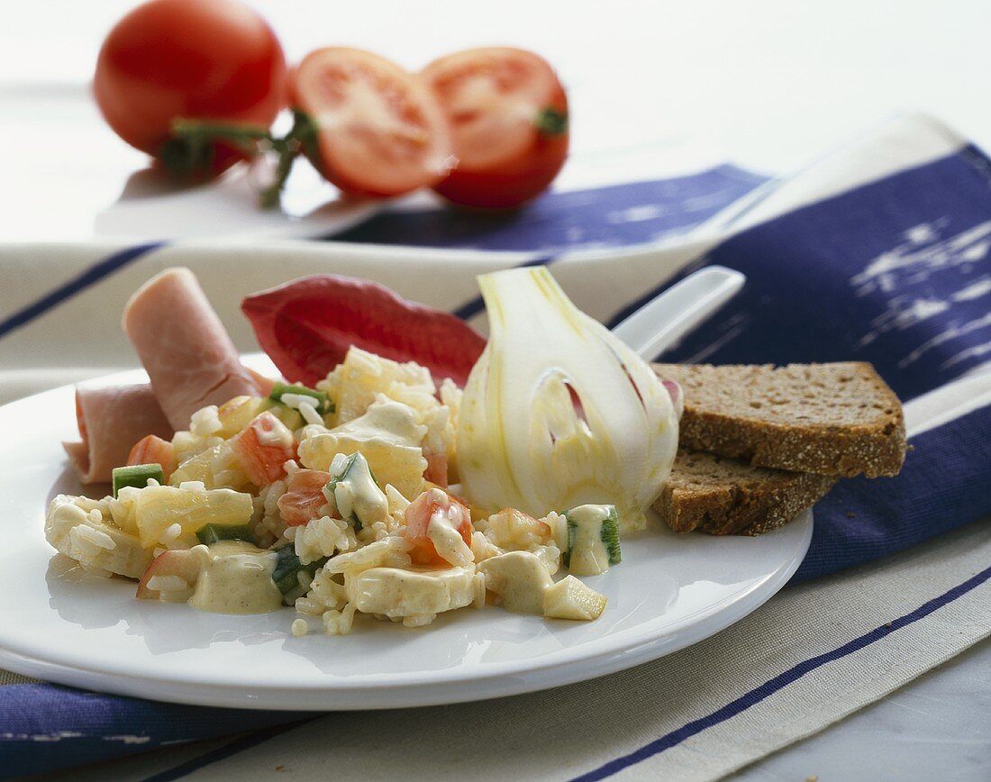 Reissalat mit Fenchel und Schinken