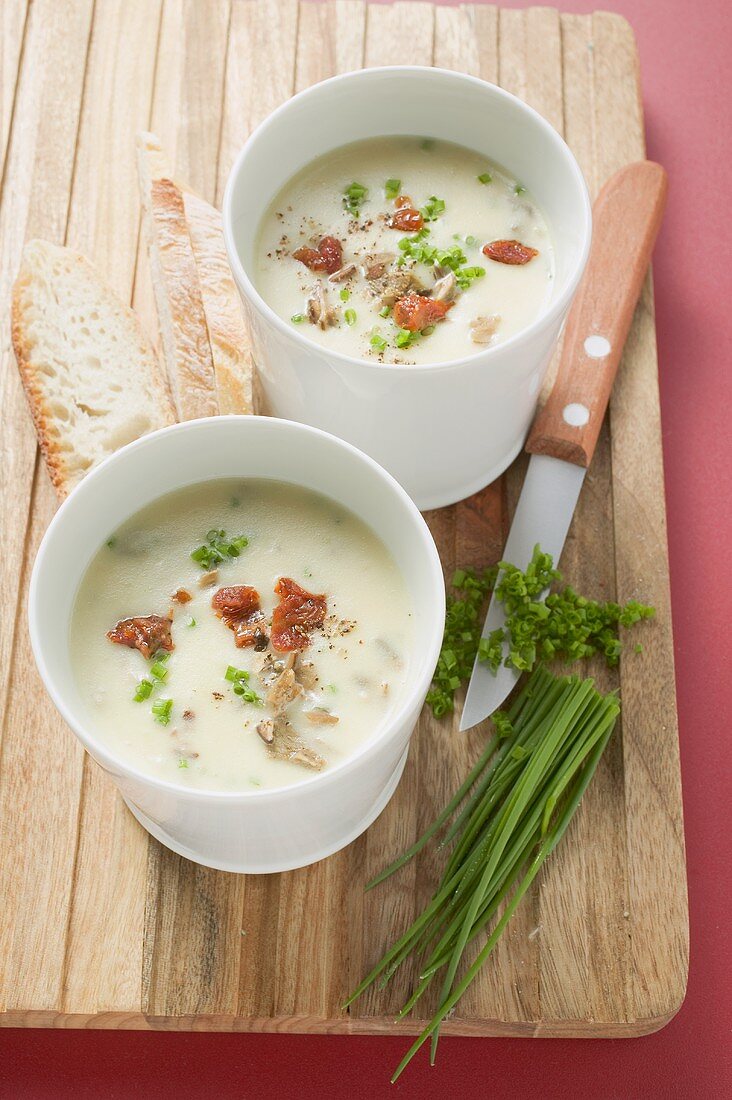 Cream of potato soup with ceps