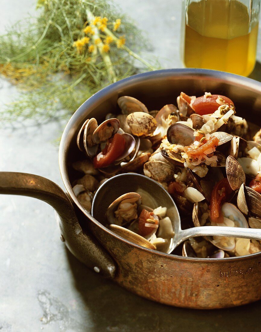 Vongole in porchetta (Clams in fennel stock, Italy)