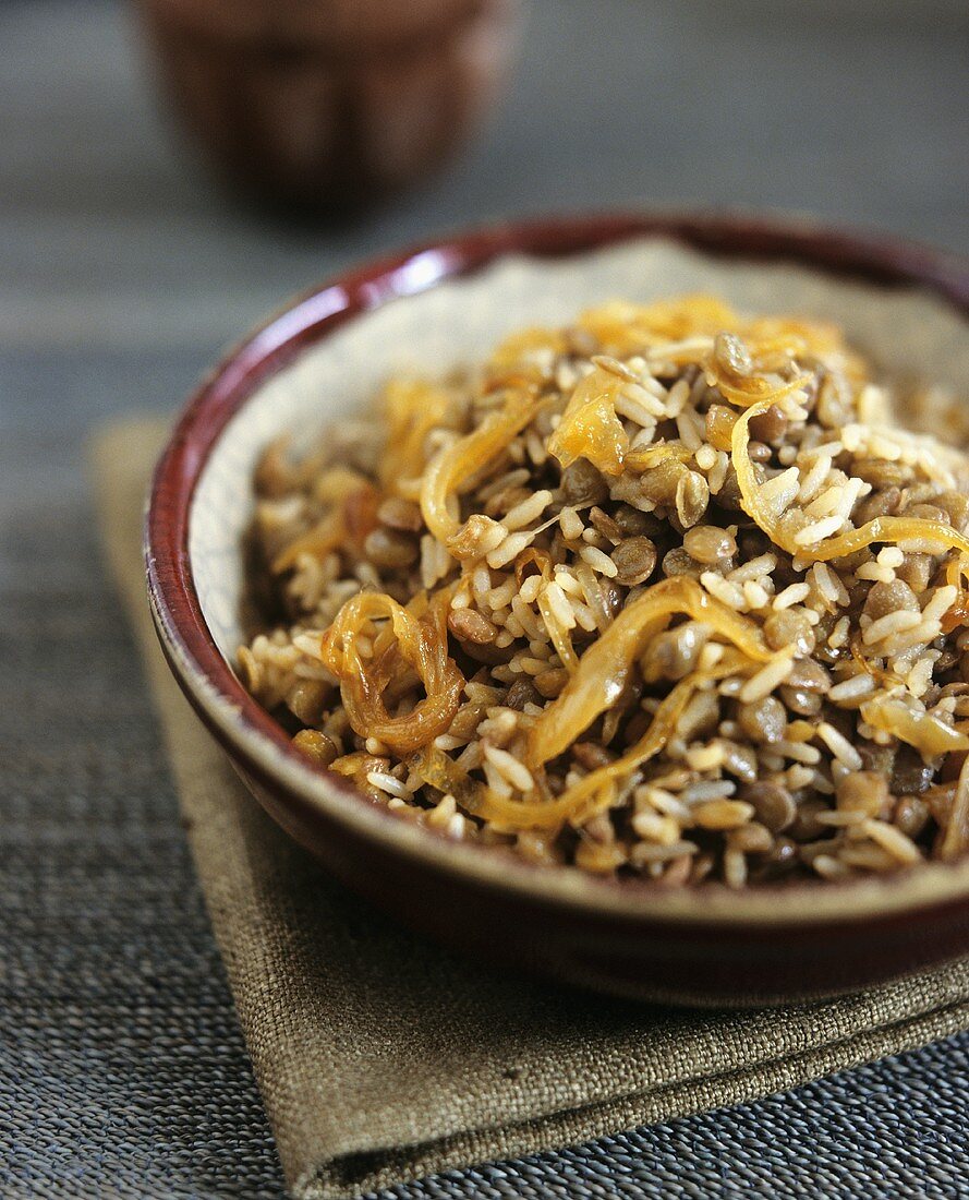 Rice with lentils and caramelised onions