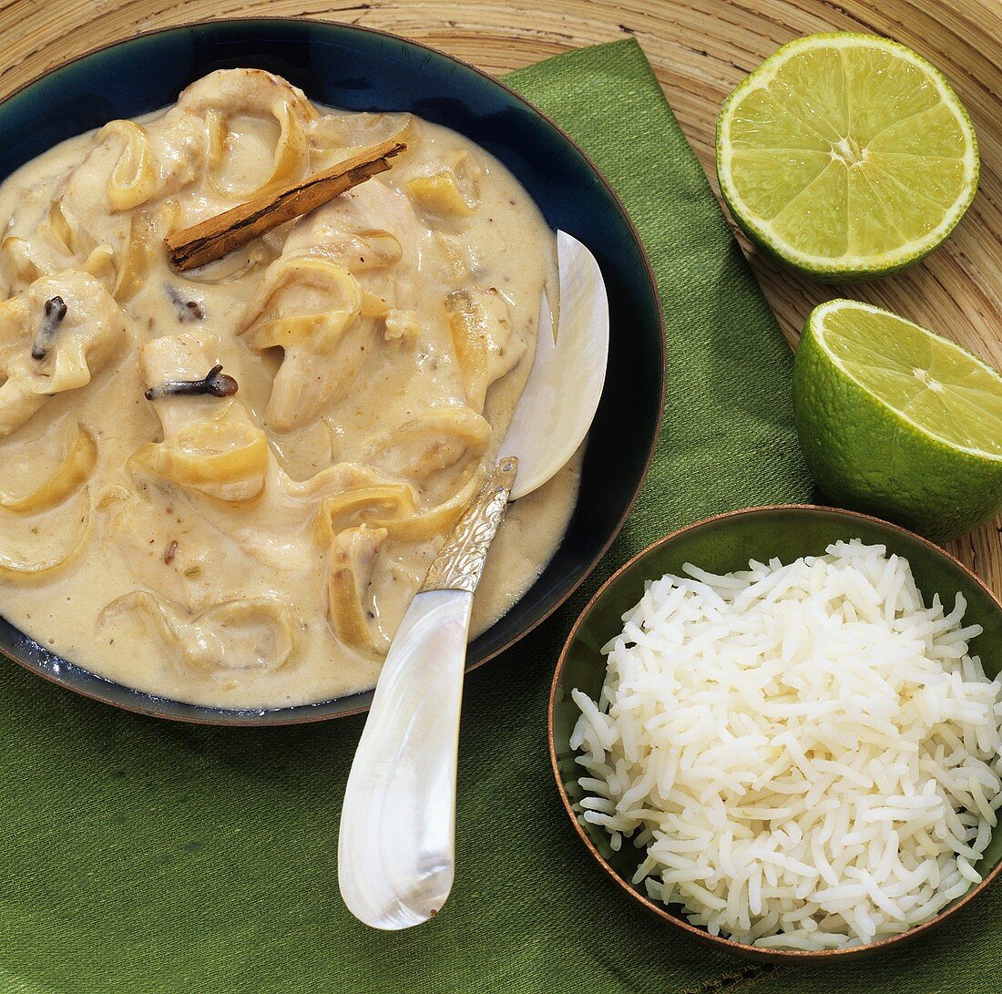 White chicken curry