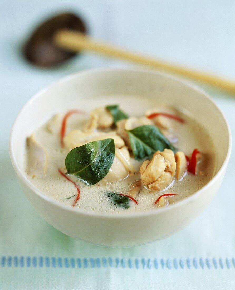 Chicken and coconut soup (Thailand)