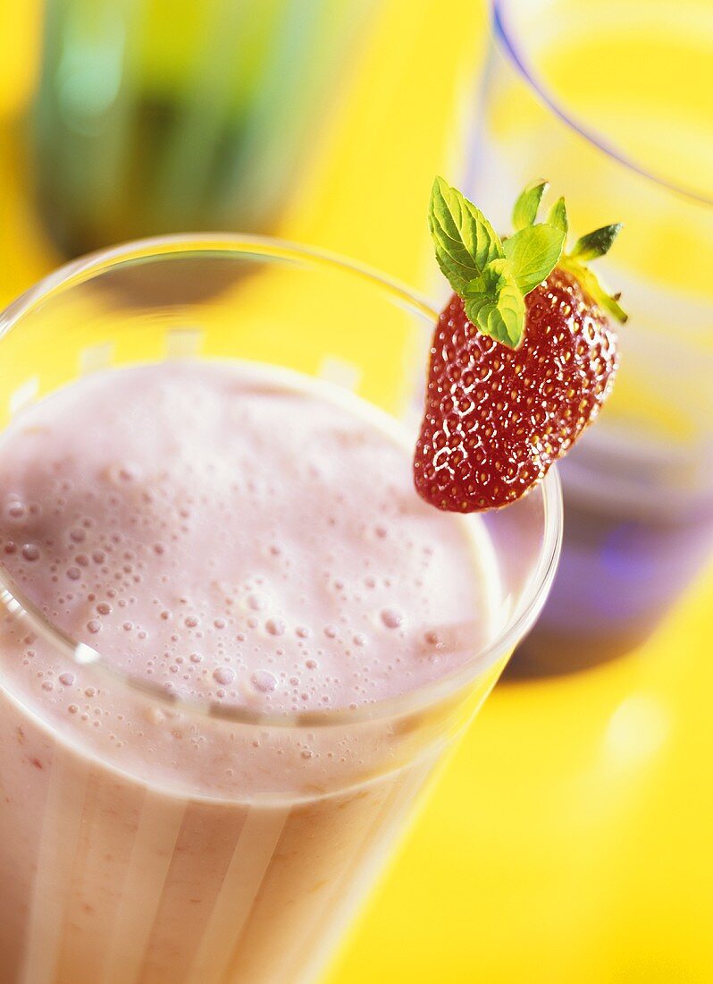 Drinking yoghurt with berries