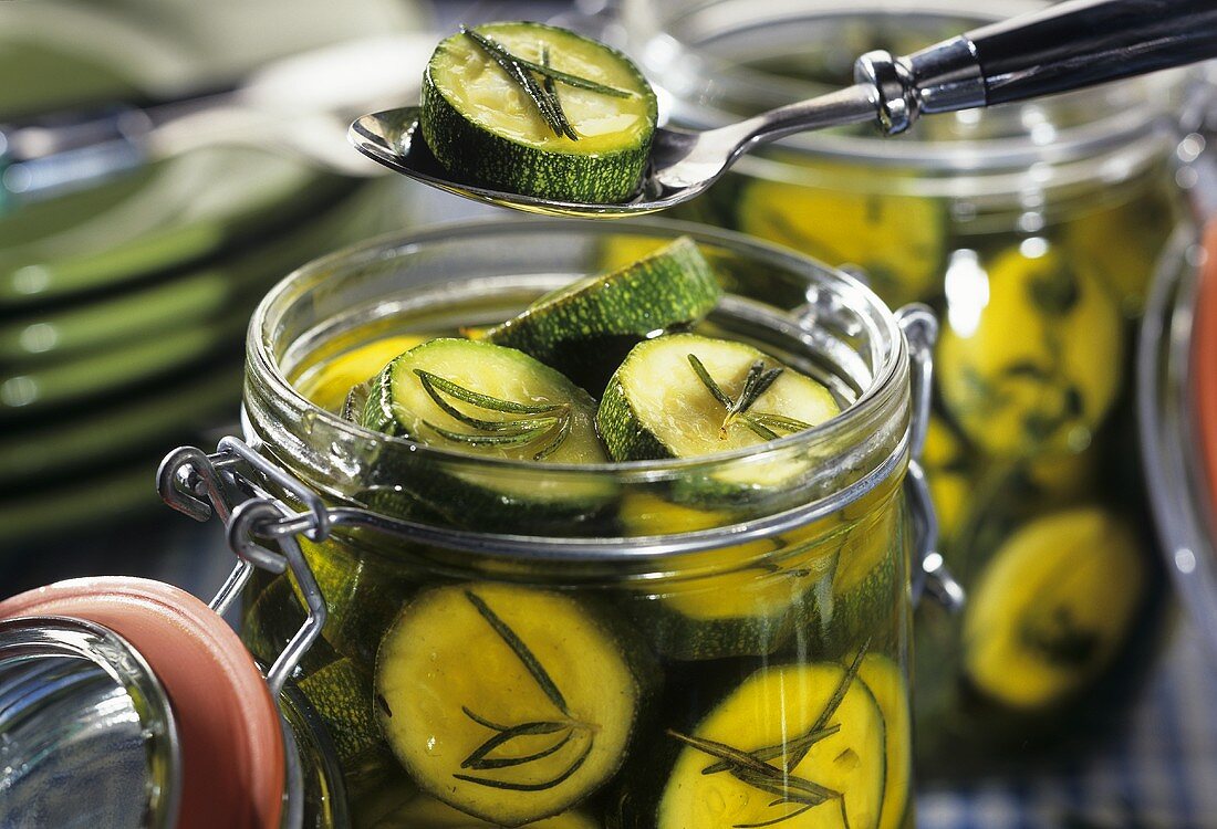 Pickled courgettes with herbs