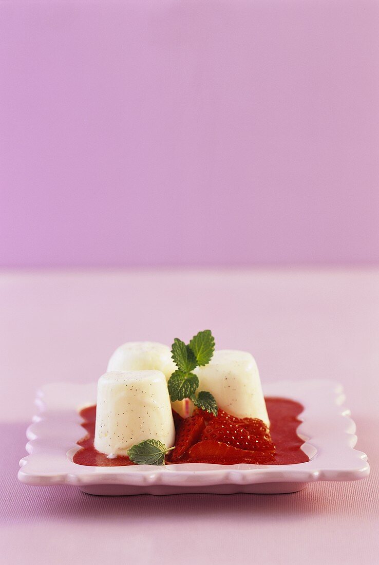 Panna cotta with strawberry compote