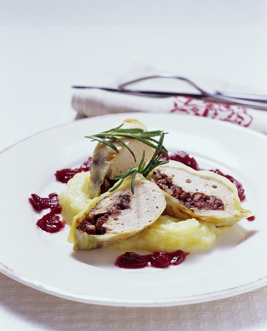 Franconian cabbage rolls stuffed with black pudding