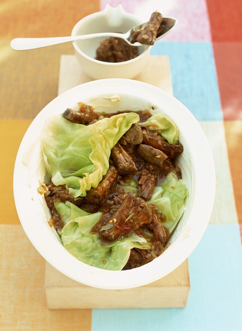 Ox tails with white cabbage