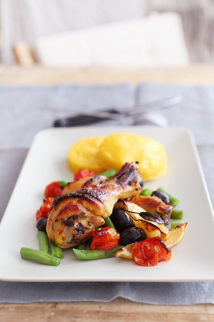 Honey-marinated chicken with vegetables and polenta