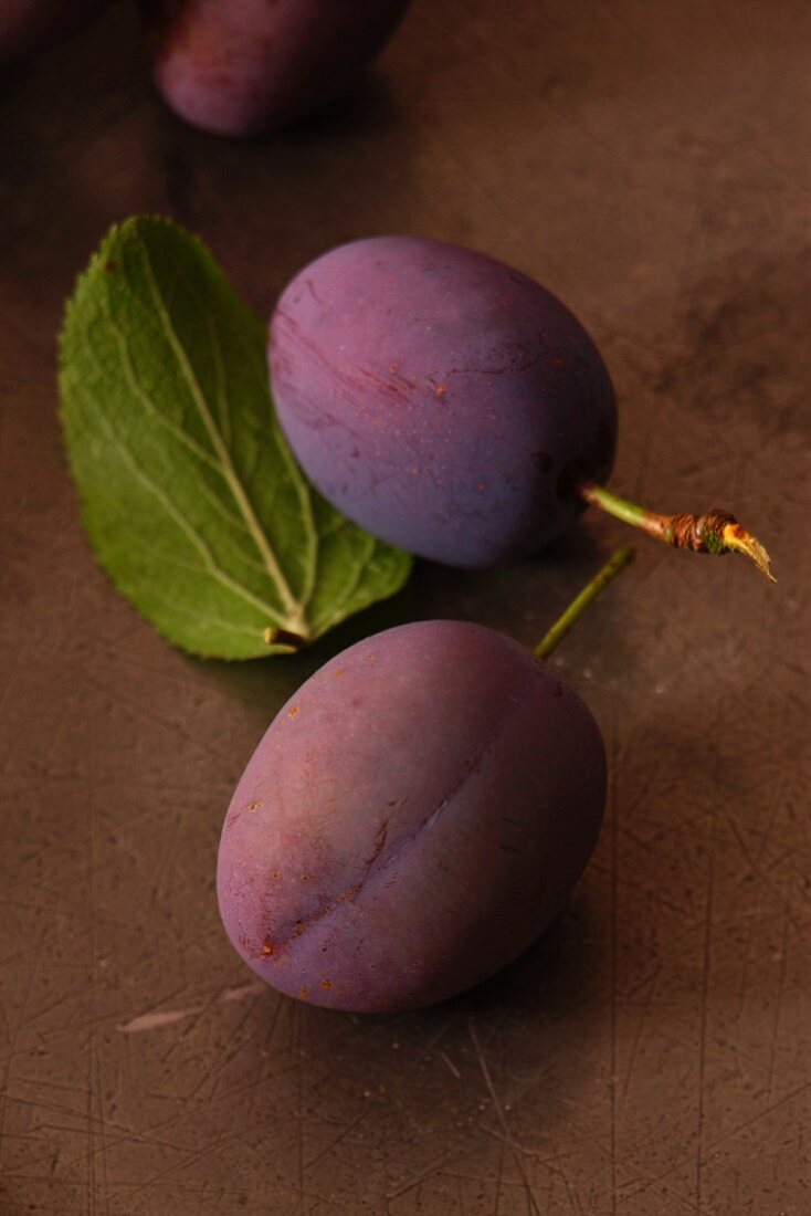 Plums (close-up)