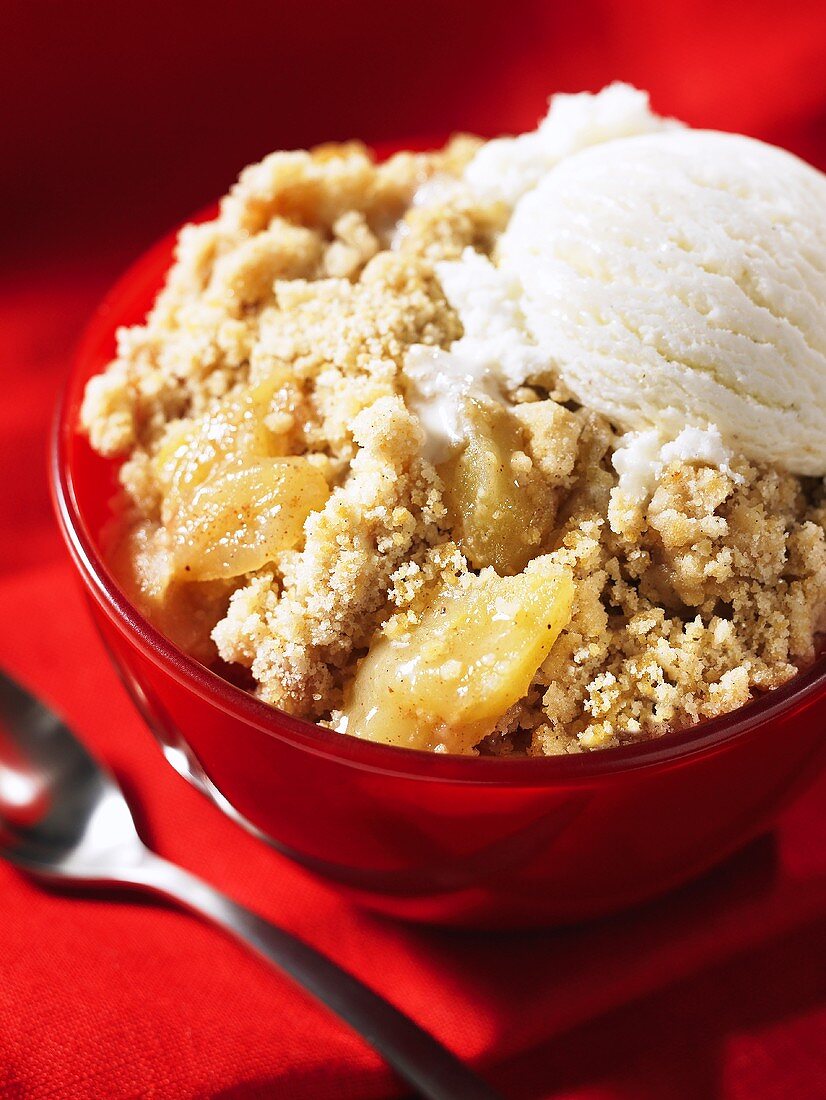 Apple Crisp mit Vanilleeis