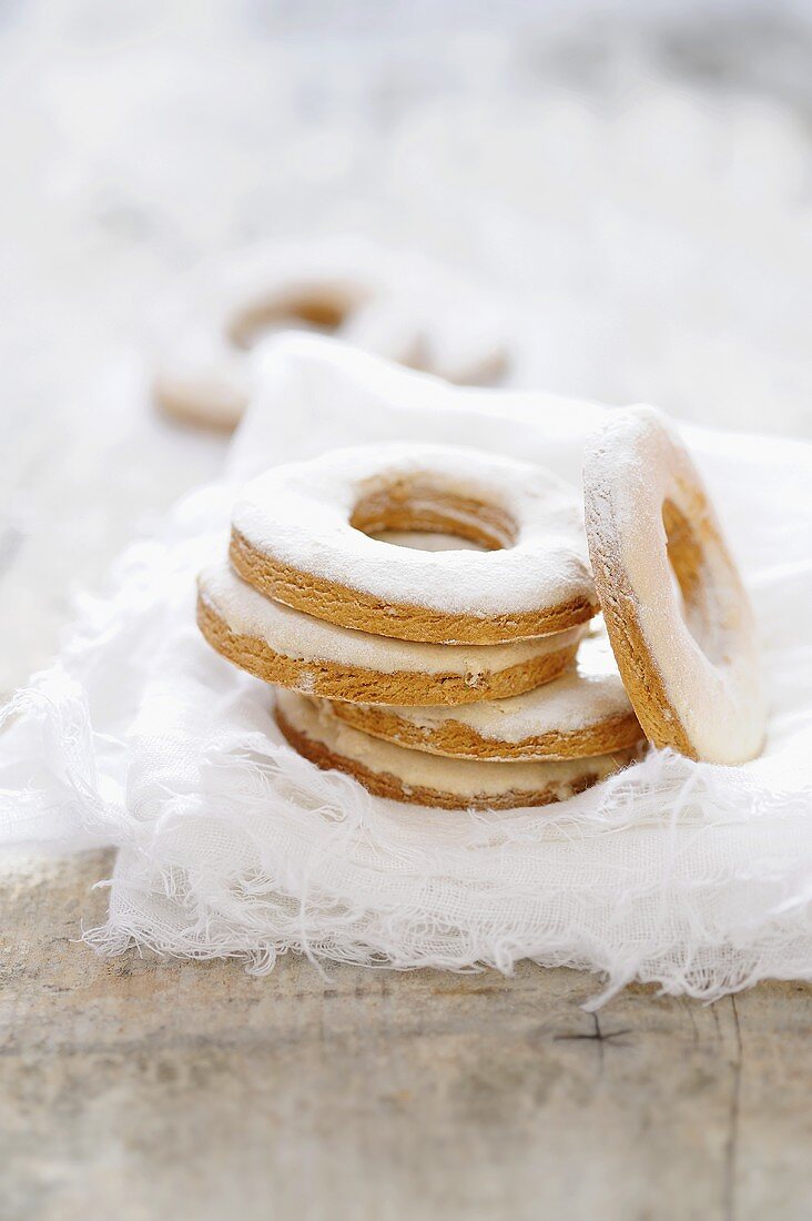 Rousquilles (Catalan biscuits with icing sugar)