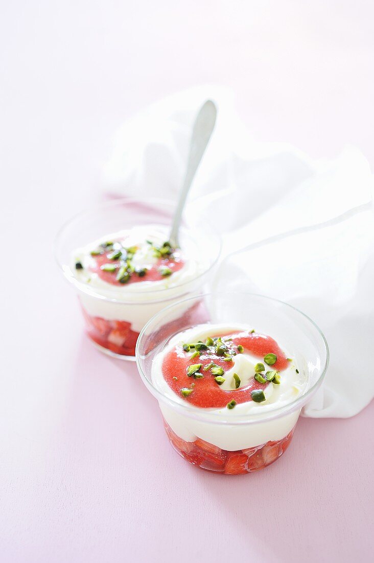 Layered strawberry and mascarpone desserts