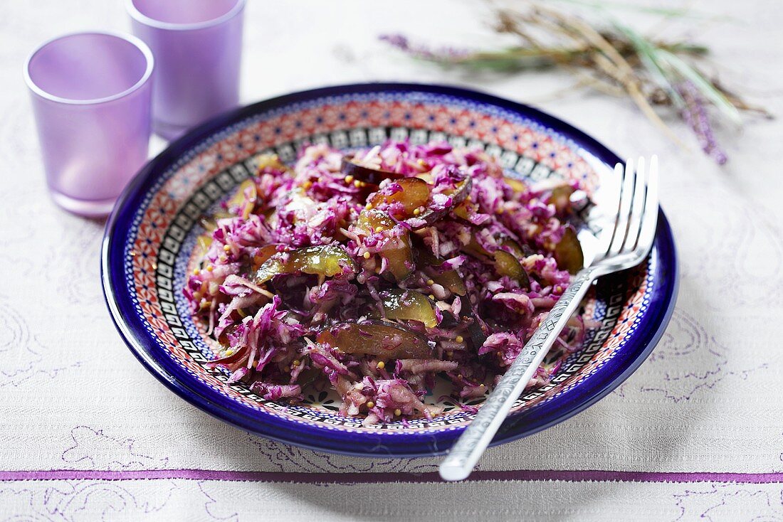 Rotkohlsalat mit Zwetschgen