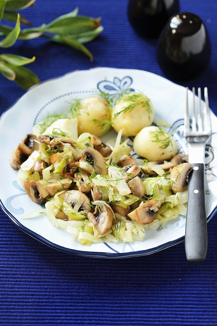 Mushroom and onion salad with dill potatoes