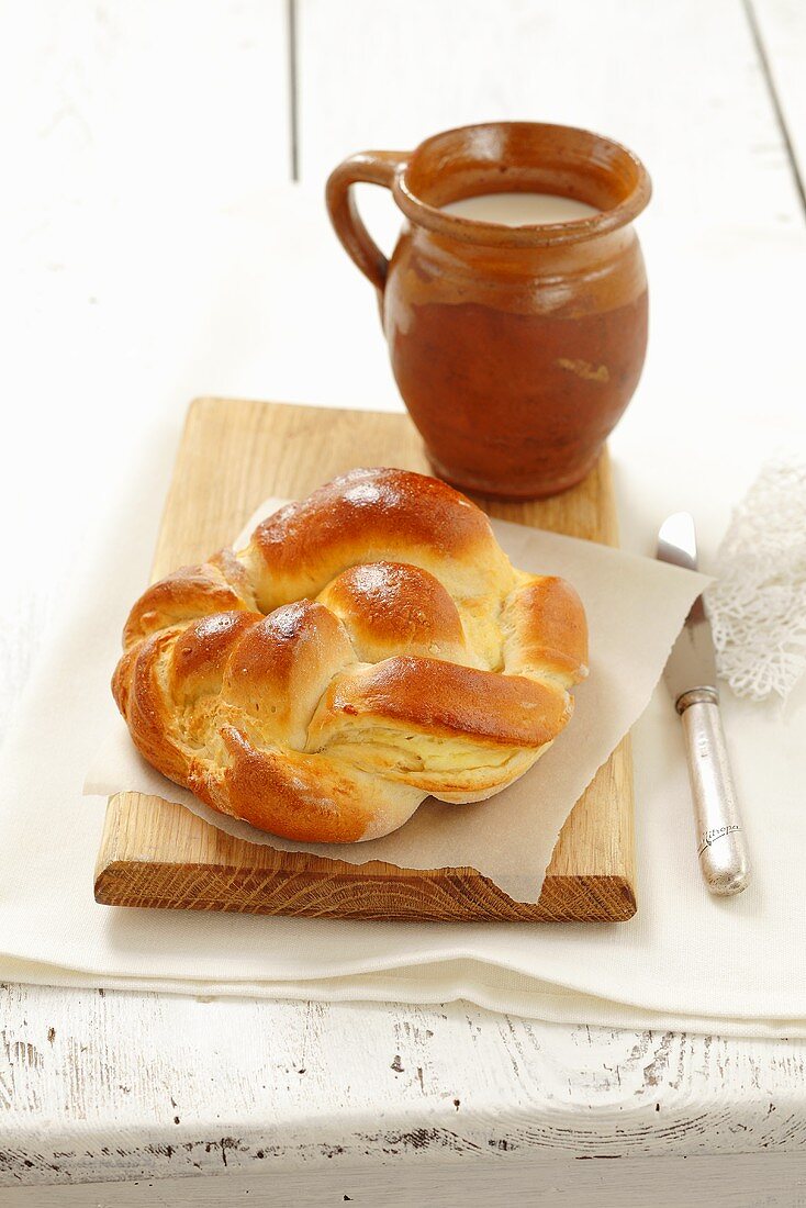 Kolach (bread plait filled with cheese, Poland)